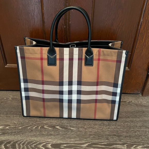 Burberry Denny Tote Bag - Picture 3 of 6
